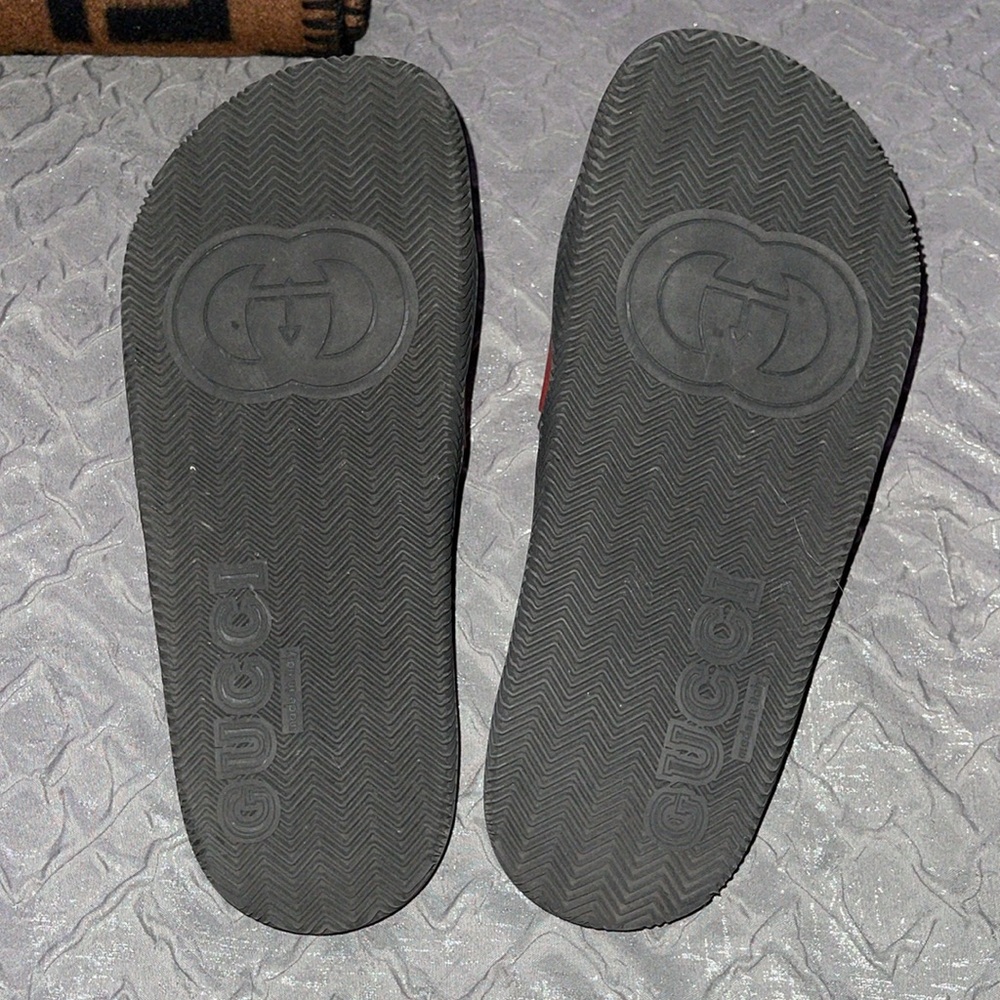 Preloved Gucci slides excellent condition color green n red size 5 men 8 woman - Picture 13 of 14